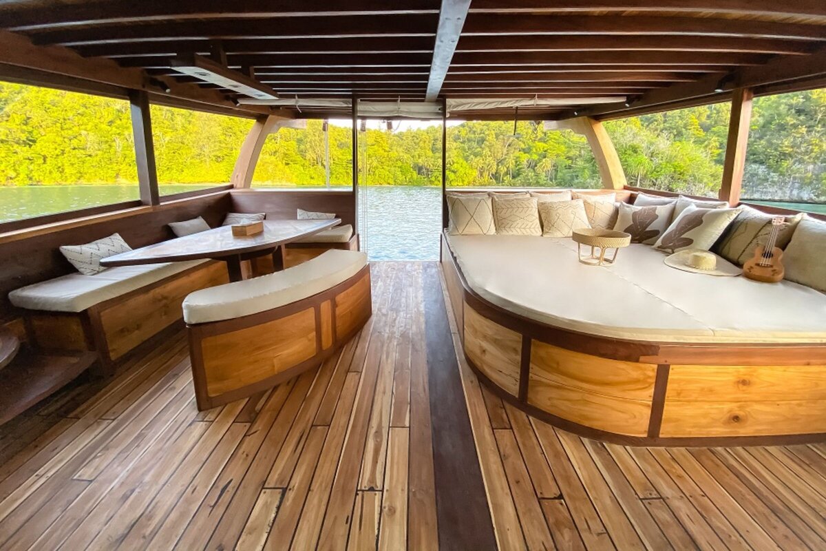 Senja Luxury Yacht Charter Indonesia _lowdef_master cabin_terrace_landscape 1