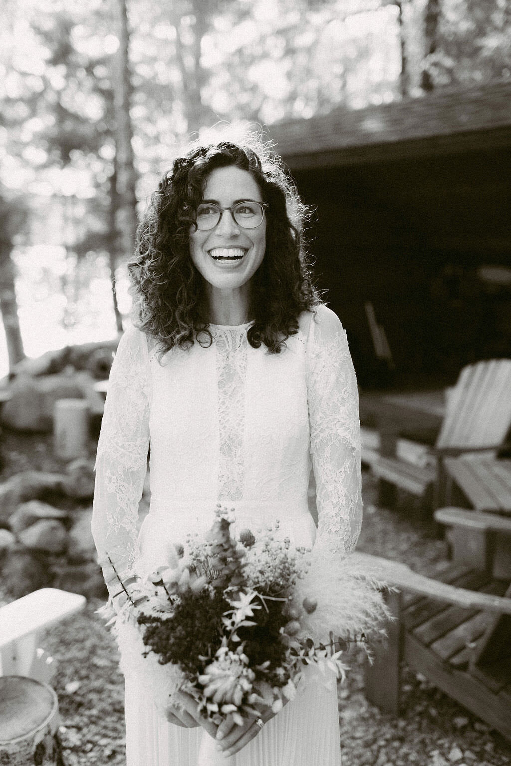 Oregon wedding photographer capturing refined, editorial documentary images with timeless artistry for modern couples.