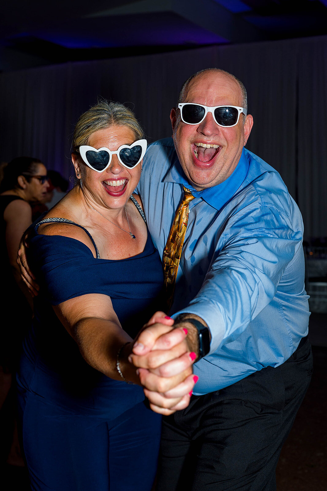 Eliana-Melmed-Photography-Chicago-LosAngeles-Jewish-WeddingPhotography-ElianaSklar-Sunglasses-00019