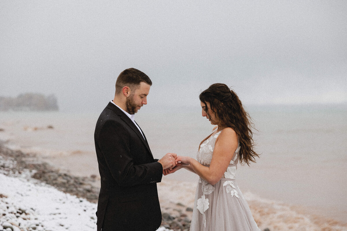 Rock&WanderPhotoCo-upstate-ny-chimney-bluffs-elopement-jamie-&-steve-133