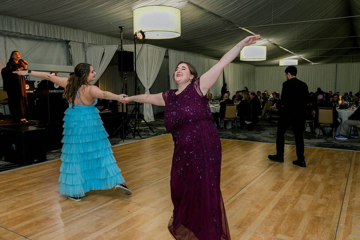 Eliana-Melmed-Photography-Chicago-LosAngeles-Jewish-WeddingPhotography-DInnerSpeeches-00025