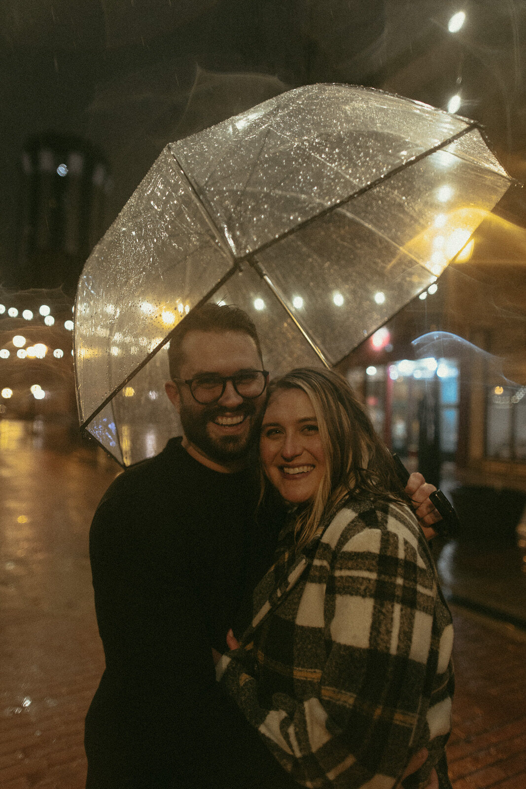 couples-rain-playful-night-session-downtown-moody-umbrella-film-illinois-26