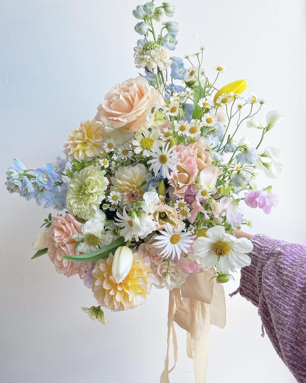 Bee's Blossoms Floral Studio Gold Coast Australia Florist Wedding Event Floral Design Flower Workshops Retail Deliveries Belle Clark Whimsical Romantic Lush Flowers Wedding Bouquets Centerpieces 1-9