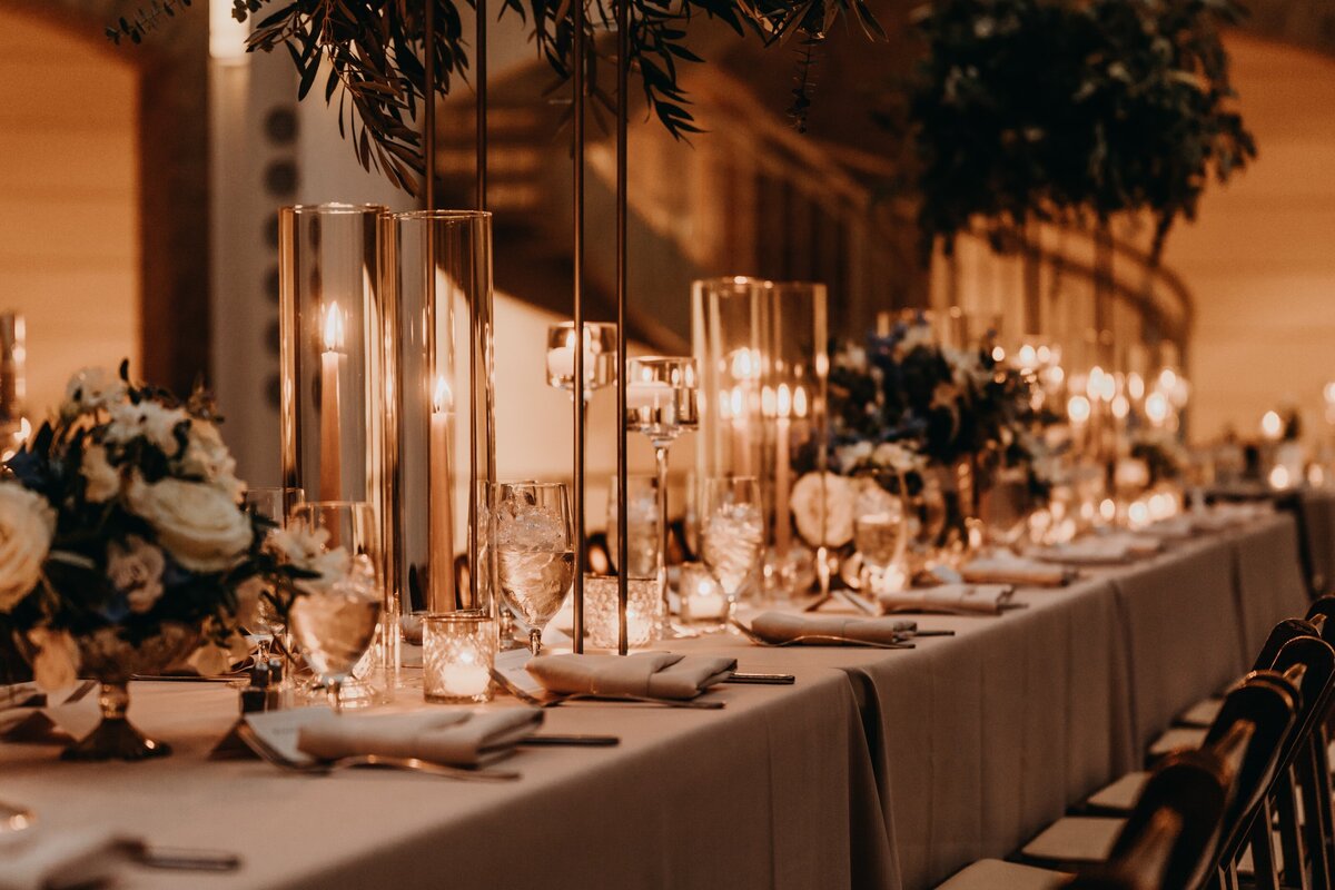 wedding-reception-with-flowers-and-candles