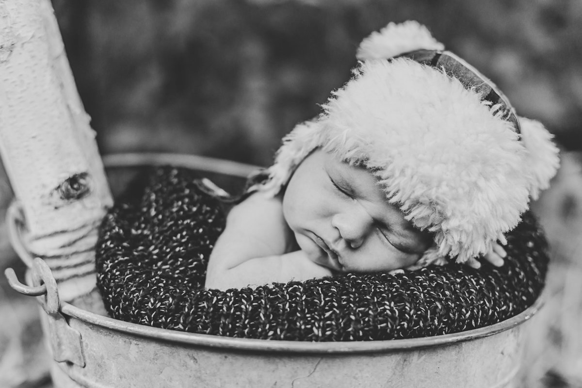 raleigh-in-home-newborn-photographer-wells-5752-2