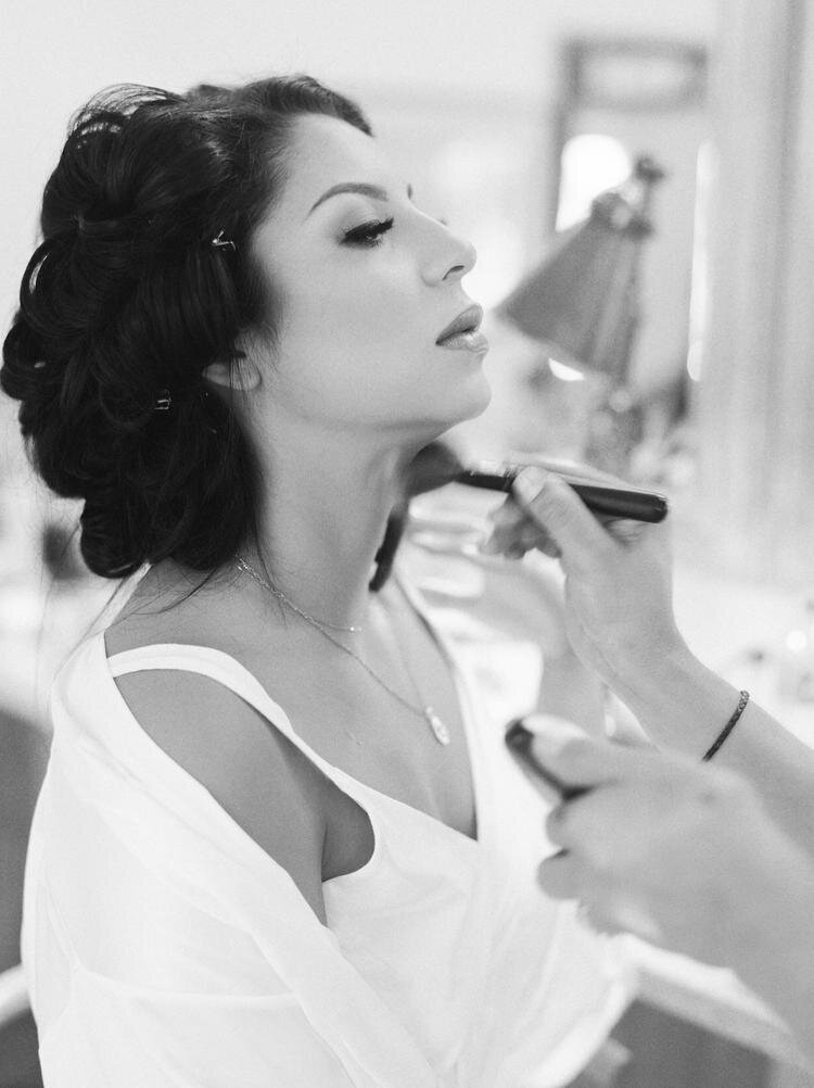 Woman-getting-make-up-done-in-Luna-Escondida,-San-Miguel-de-Allende.jpg
