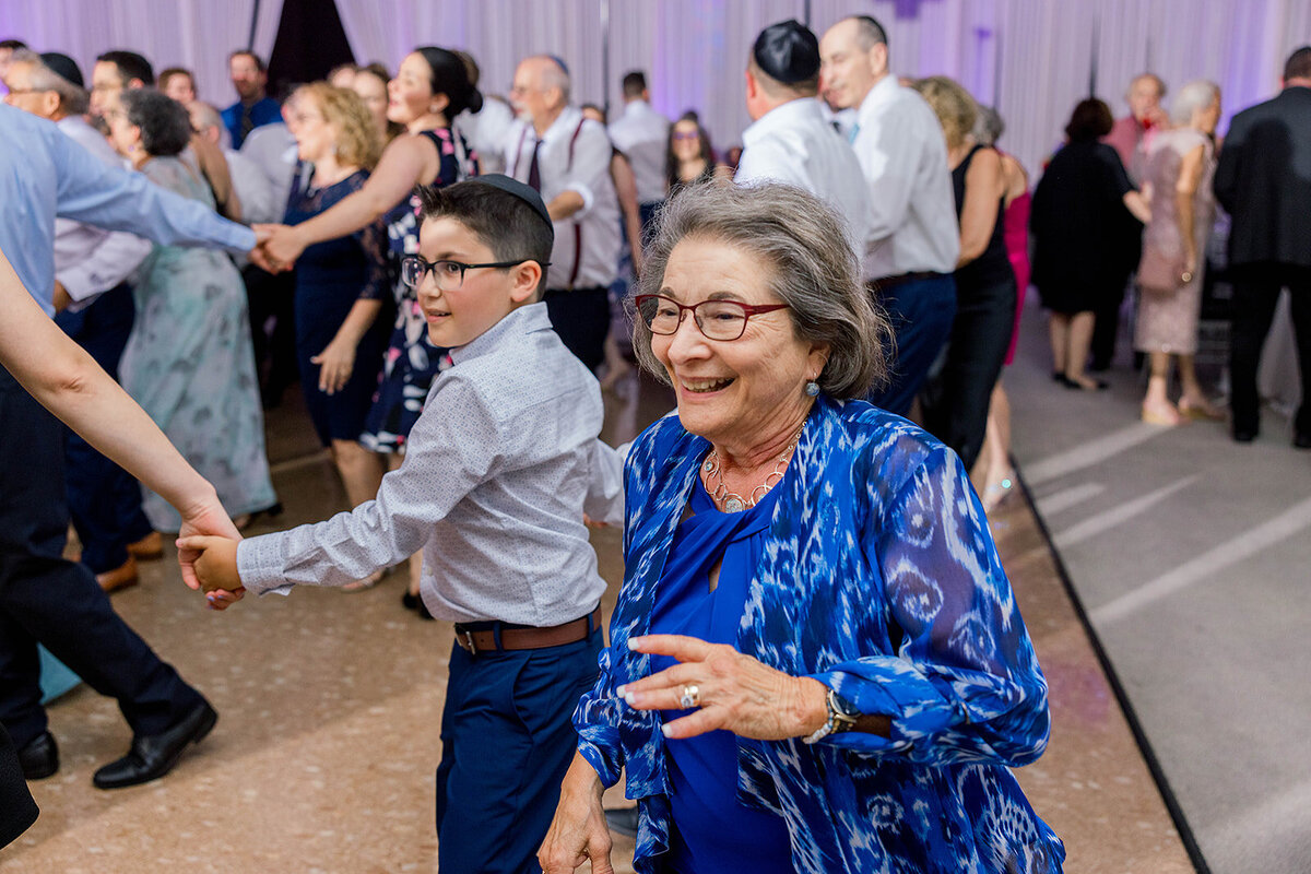Eliana-Melmed-Photography-Chicago-LosAngeles-Jewish-WeddingPhotography-ElianaSklar-Simcha-00009