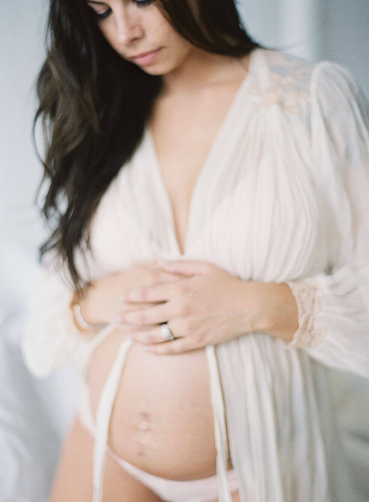 elegant-maternity-photos