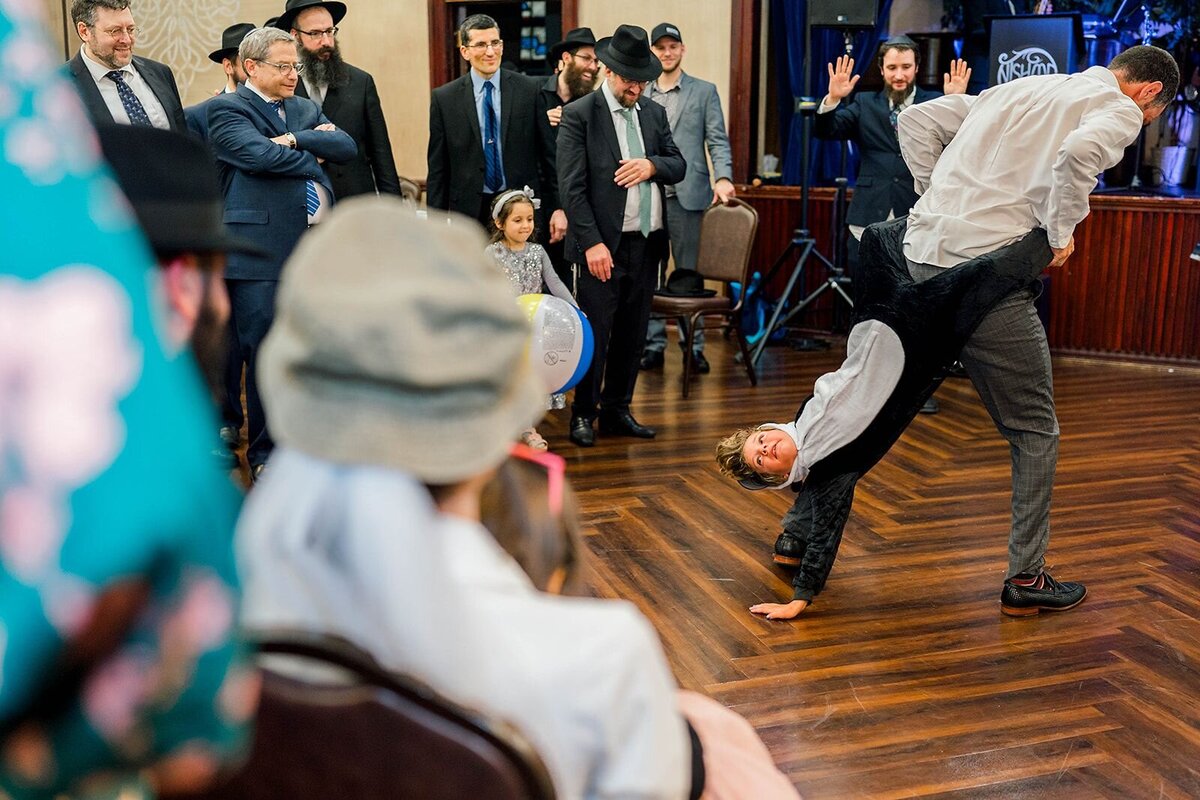 Eliana-Melmed-Photography-Chicago-LosAngeles-Jewish-WeddingPhotographer-CarmiKalman-Shtick-00057