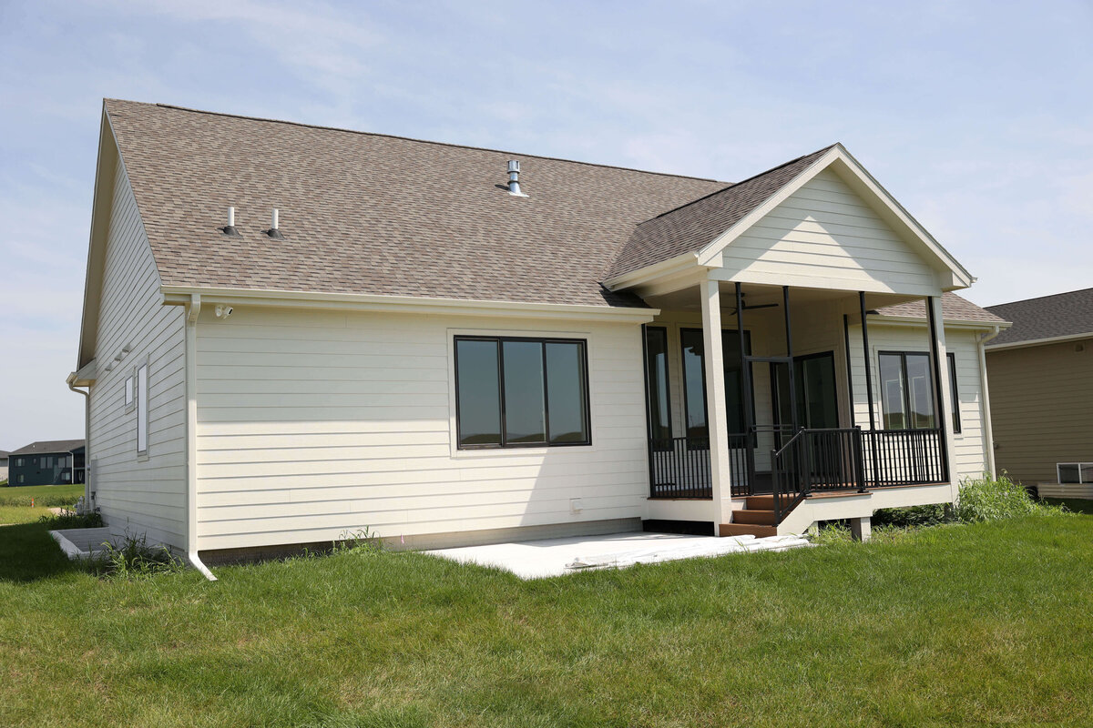 3034-Exterior-Grimes-Central-Iowa-Custom-Home-JRL-Builders-3F1A2236