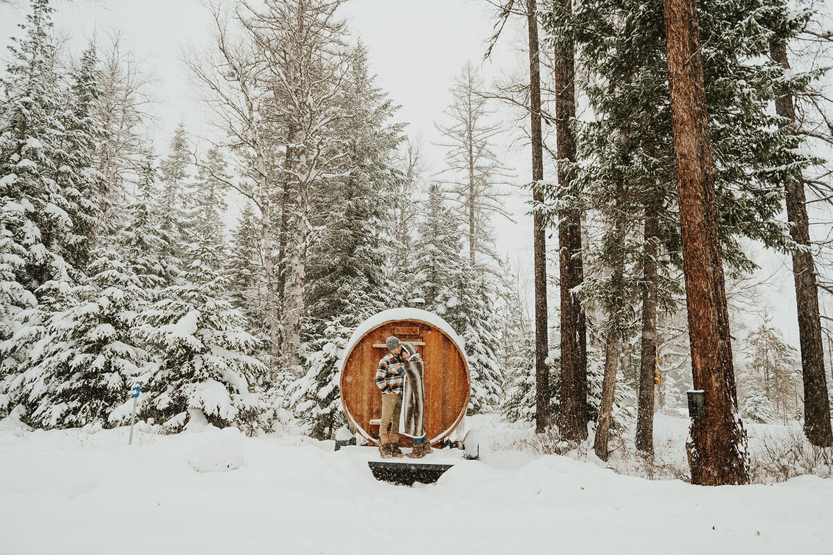 winter-montana-dog-sledding-proposal-presley-gray-photo-7527