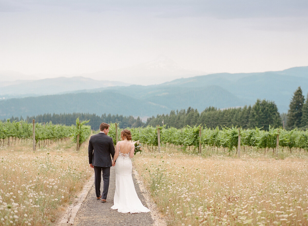 Gorge Crest Vineyards Wedding-7