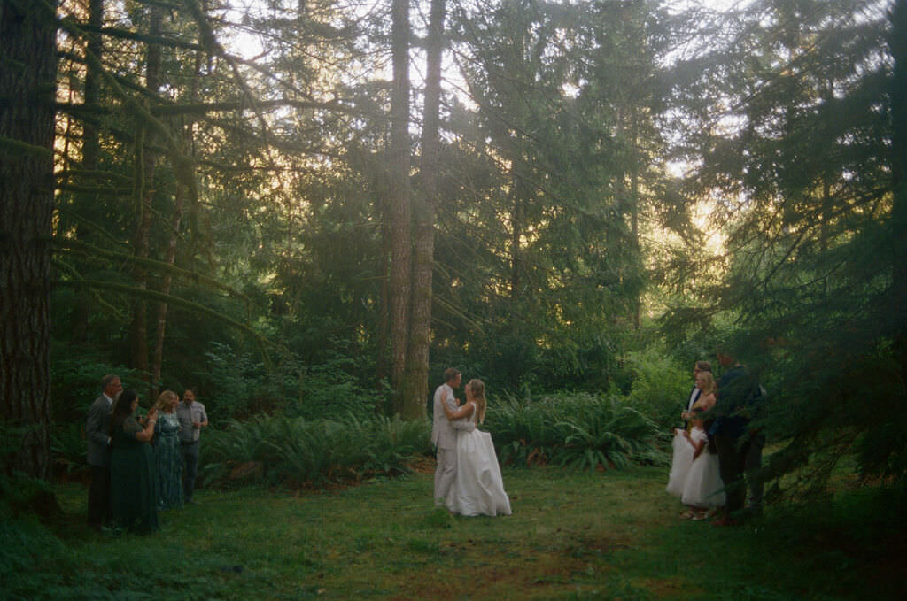 Editorial Oregon wedding photography with natural, emotive storytelling for couples seeking refined, timeless documentary wedding images.
