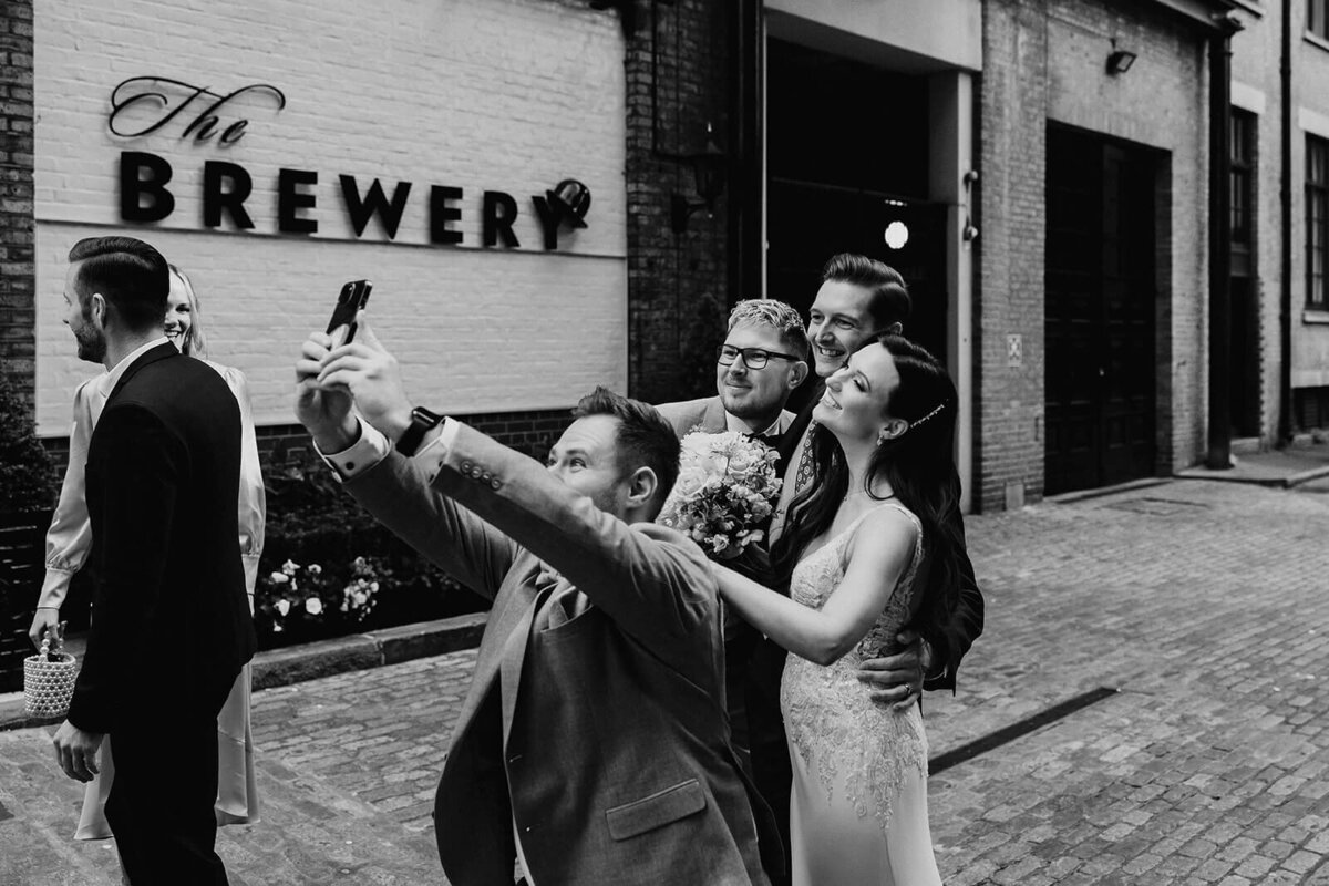 Pesh-Flowers-London-Wedding-Florist-The-Brewery-London14