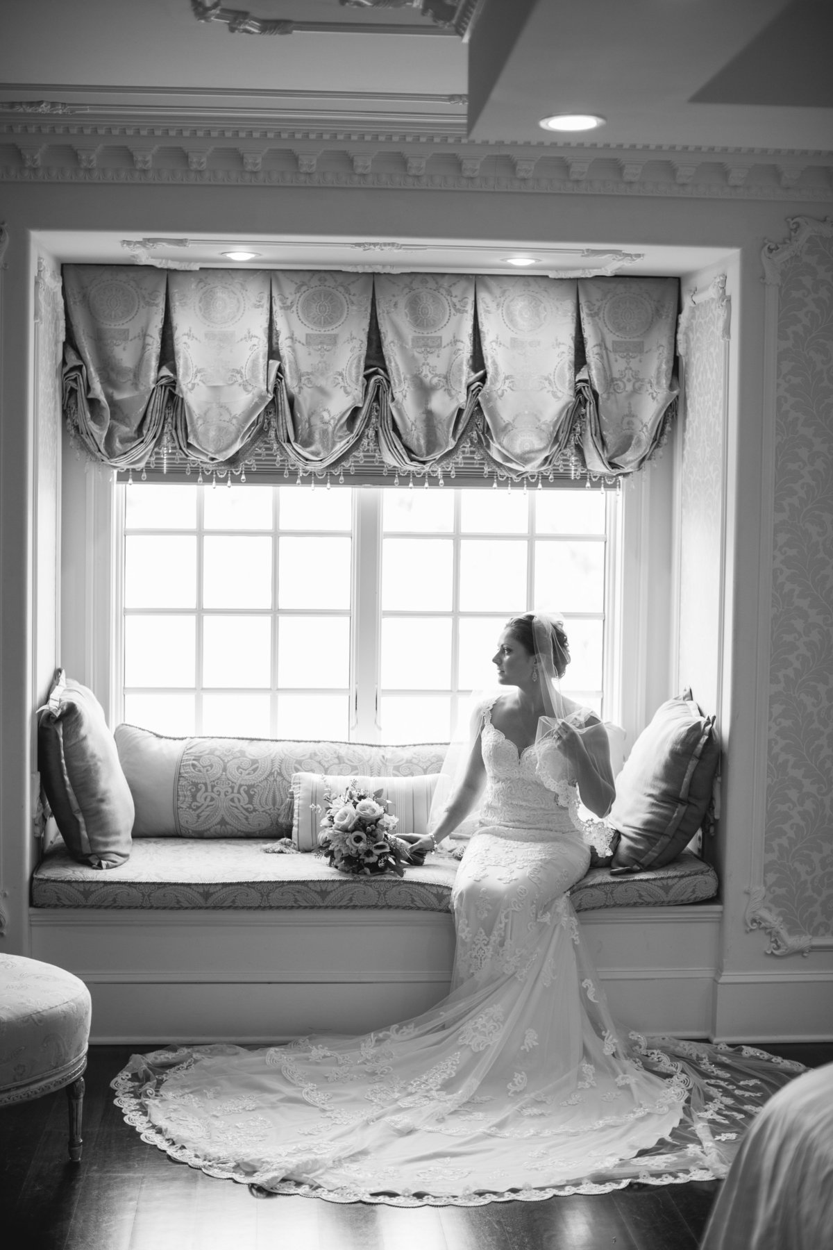 bride in bridal suite at ashford estate wedding