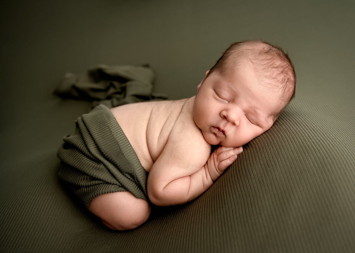 Best Newborn Photographer in the Lehigh Valley studio newborn session-1