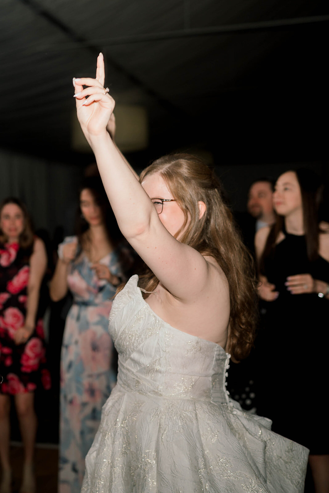 Eliana-Melmed-Photography-Chicago-LosAngeles-Jewish-WeddingPhotography-Dancefloor-00157