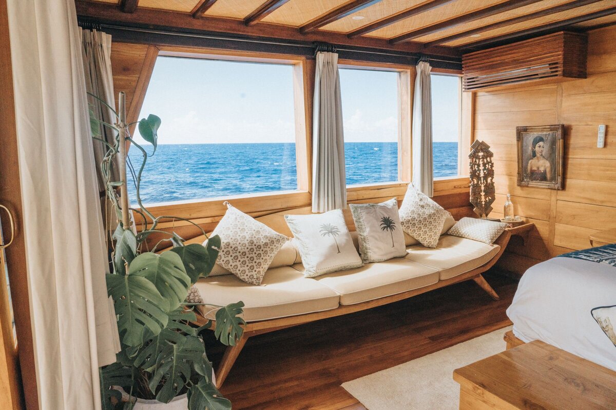 Magia II Luxury Yacht Charter Komodo Putri Duyung 0009