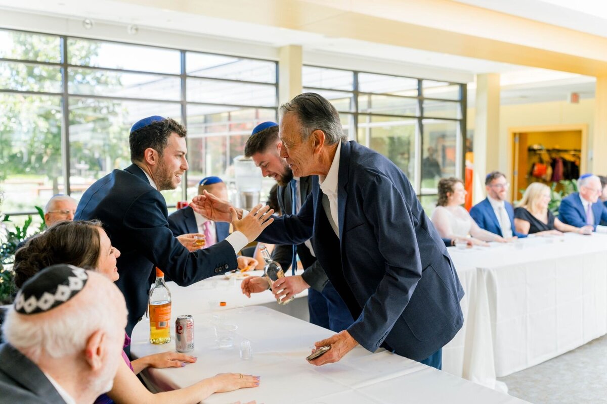 Eliana-Melmed-Photography-Chicago-LosAngeles-Jewish-WeddingPhotography-ShulaNoah-Tisch-00055