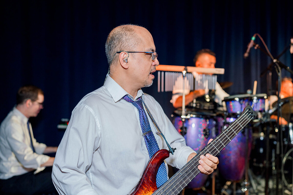 Eliana-Melmed-Photography-Chicago-LosAngeles-Jewish-WeddingPhotography-ElianaSklar-DanceFloor-00215