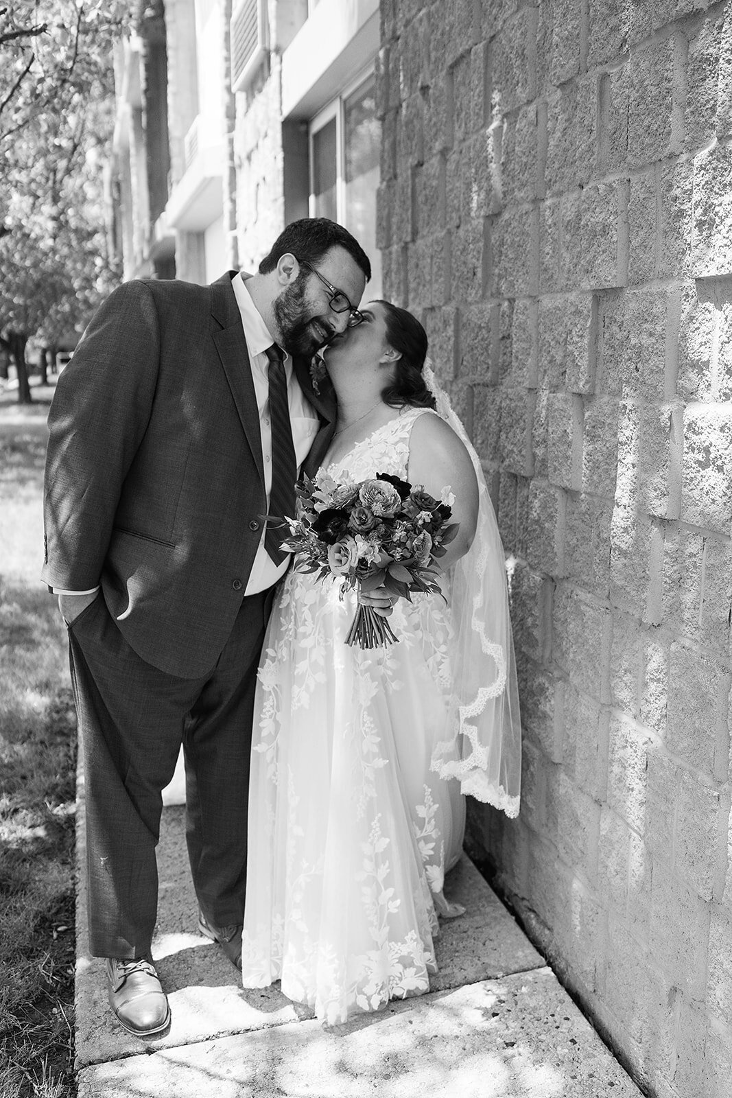 Eliana-Melmed-Photography-Chicago-LosAngeles-Jewish-WeddingPhotography-ElianaSklar-FirstLook-00122