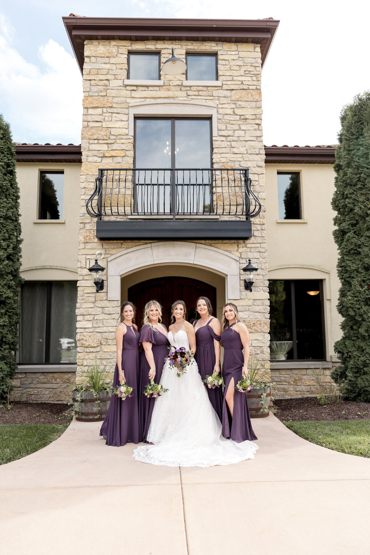 Summer-Wedding-DC-Estate-Winery-Beloit-Illinois-Meg-Dunn-Photography-33