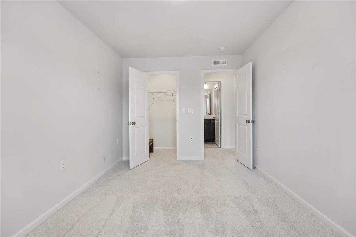 10-201 Peebles Dr-10