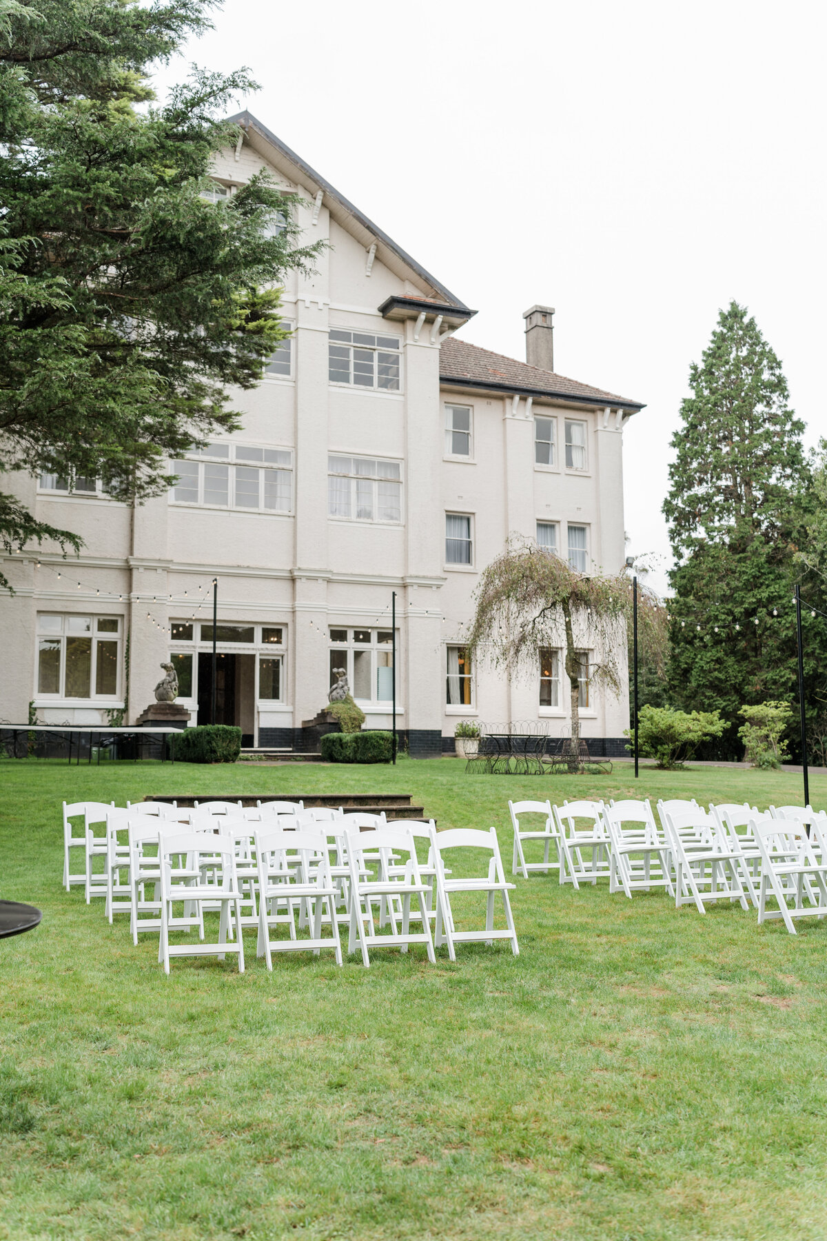 Outdoor ceremony at the robertson hotel