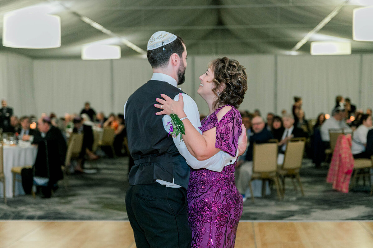 Eliana-Melmed-Photography-Chicago-LosAngeles-Jewish-WeddingPhotography-DInnerSpeeches-00162