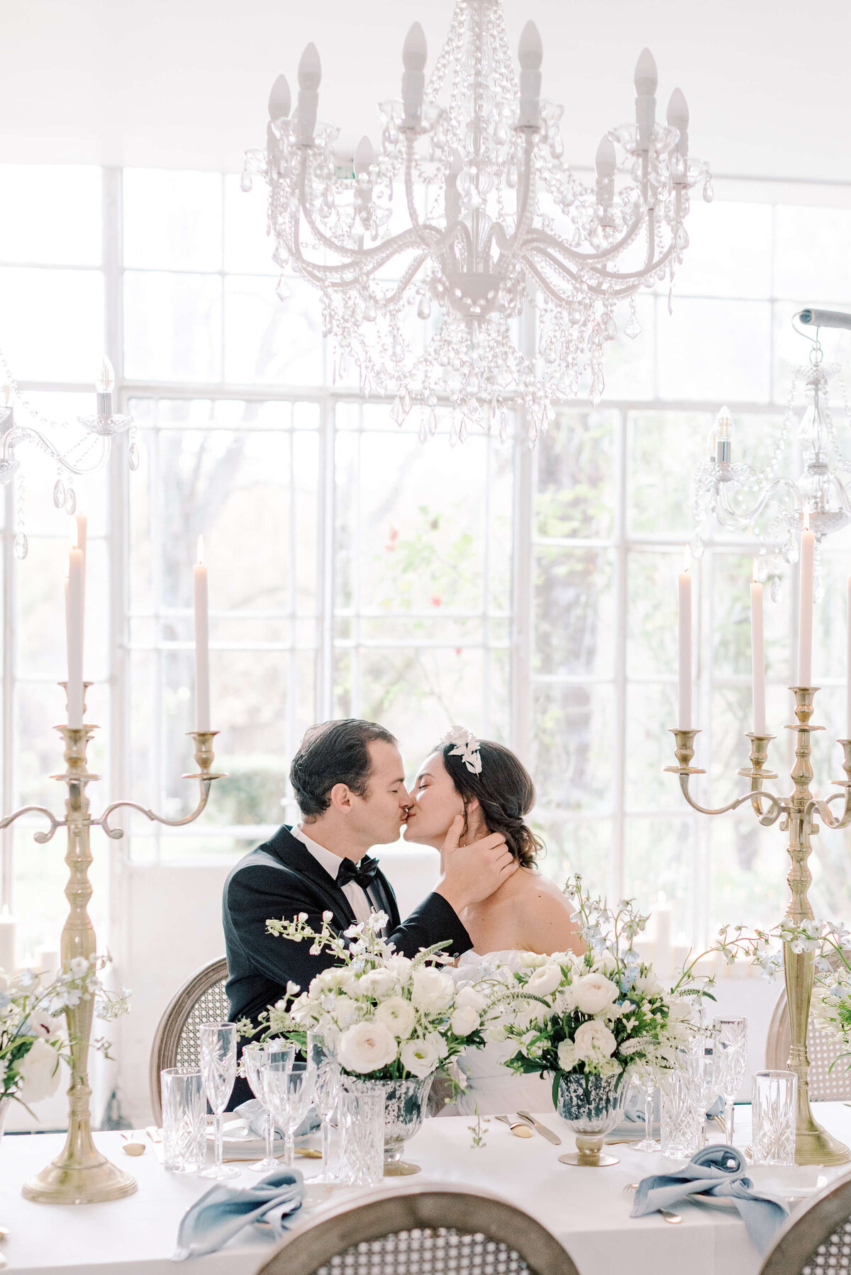 Winter Wedding at Chateau Saint-Joseph - Jeanette Merstrand Photography - Victoria Engelen Flowers_0092