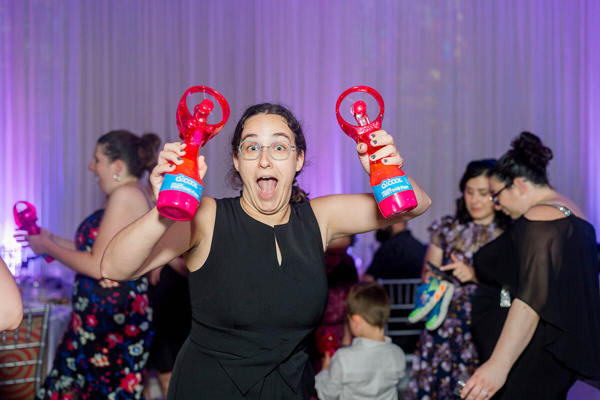Eliana-Melmed-Photography-Chicago-LosAngeles-Jewish-WeddingPhotography-ElianaSklar-DanceFloor-00129
