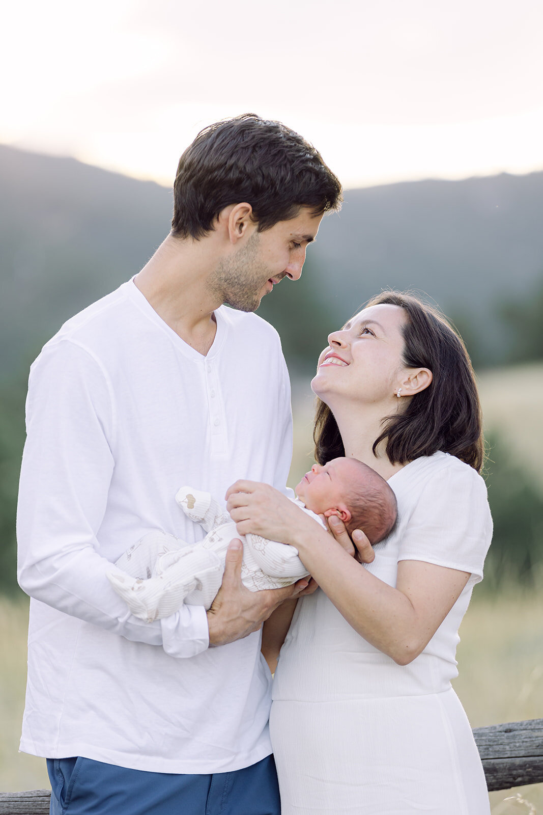 Outdoor_newborn_session_Boulder_CO