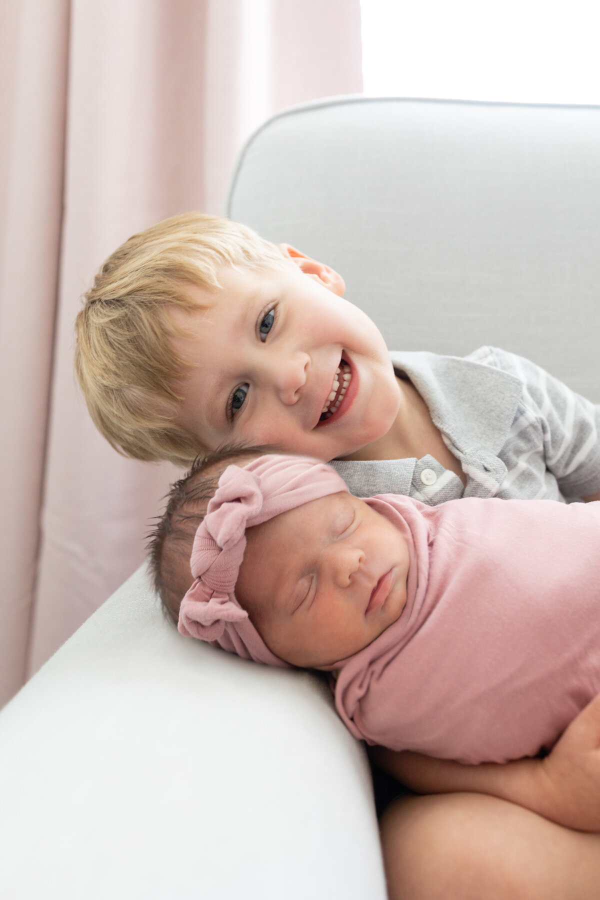 Toddler with new baby sister - Jen Madigan - Naperville Lifestyle Photographer