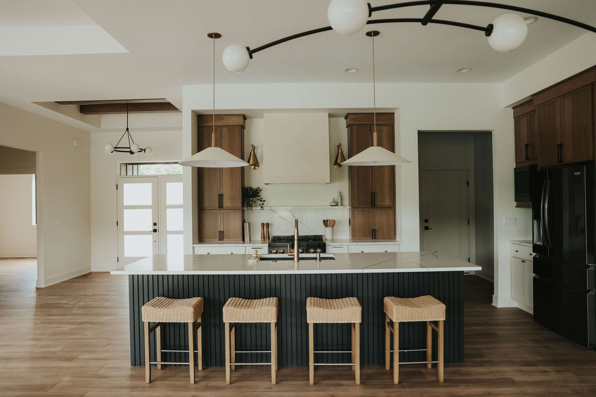 4171-Kitchen-Panora-Central-Iowa-Custom-Home-JRL-Builders-E23A3563