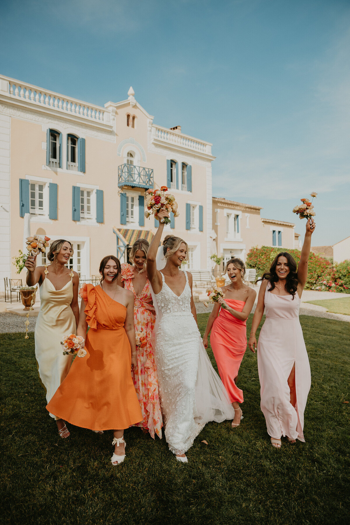 Fun bridesmaids photos at Chateau Canet in Carcassonne.