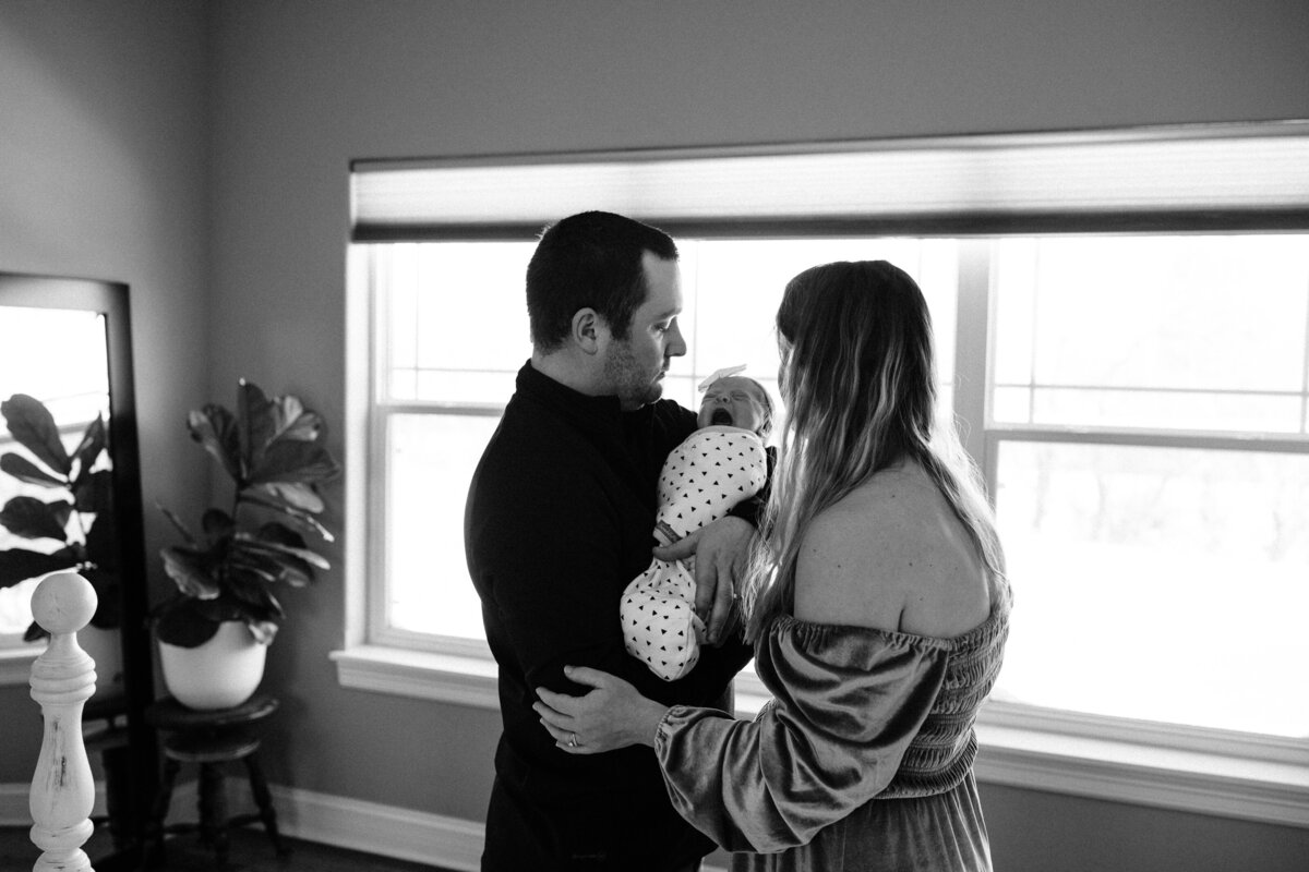 Lifestyle-in-home-newborn-photography-Grafton3