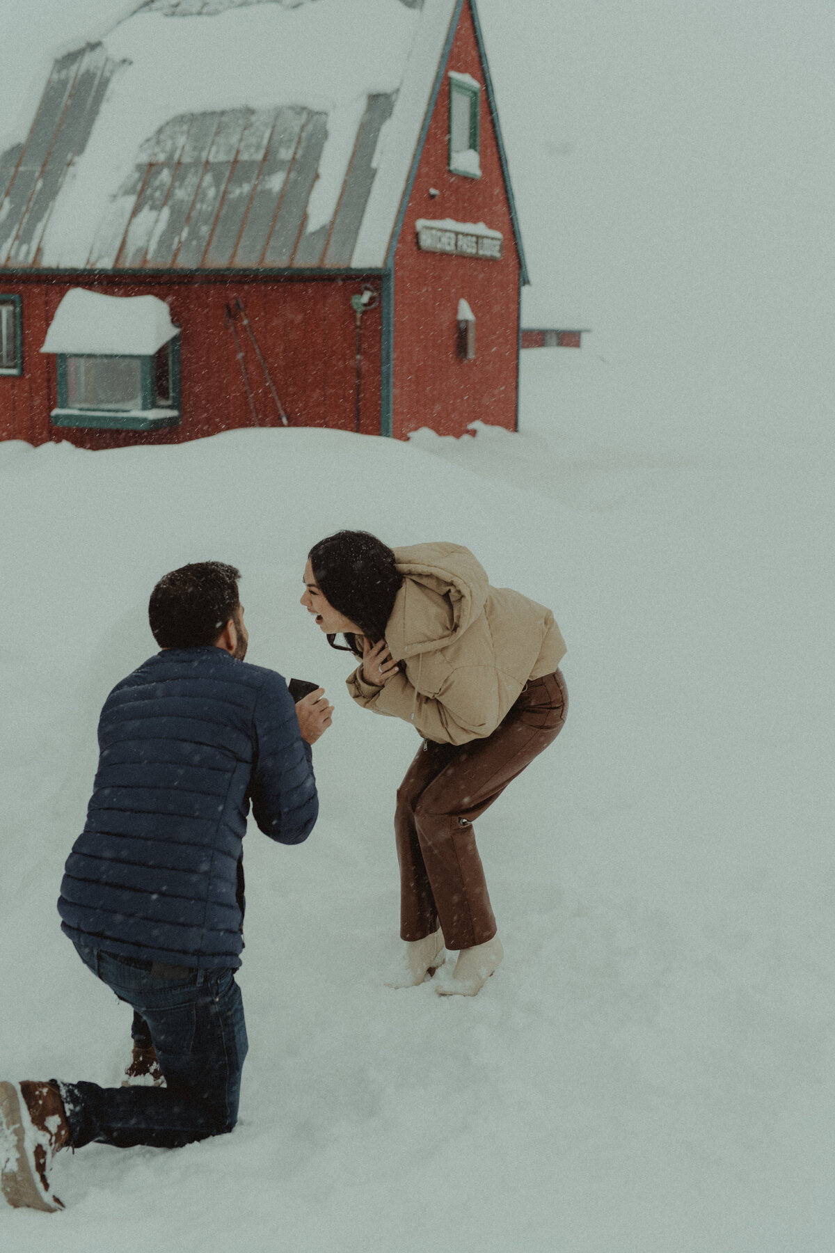 proposal photos in the snow
