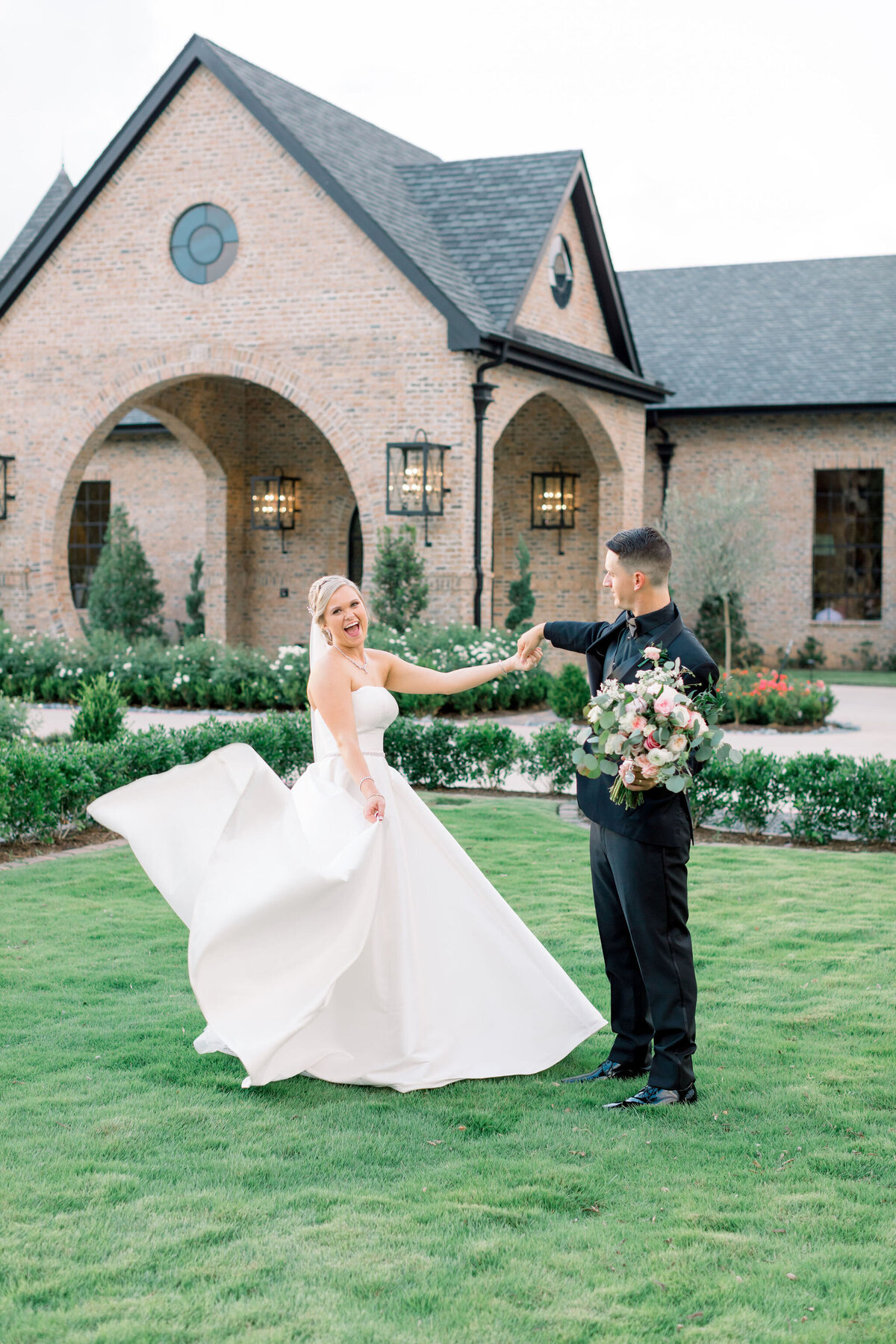 Summer-blush-iron-manor-houston-texas-wedding-32
