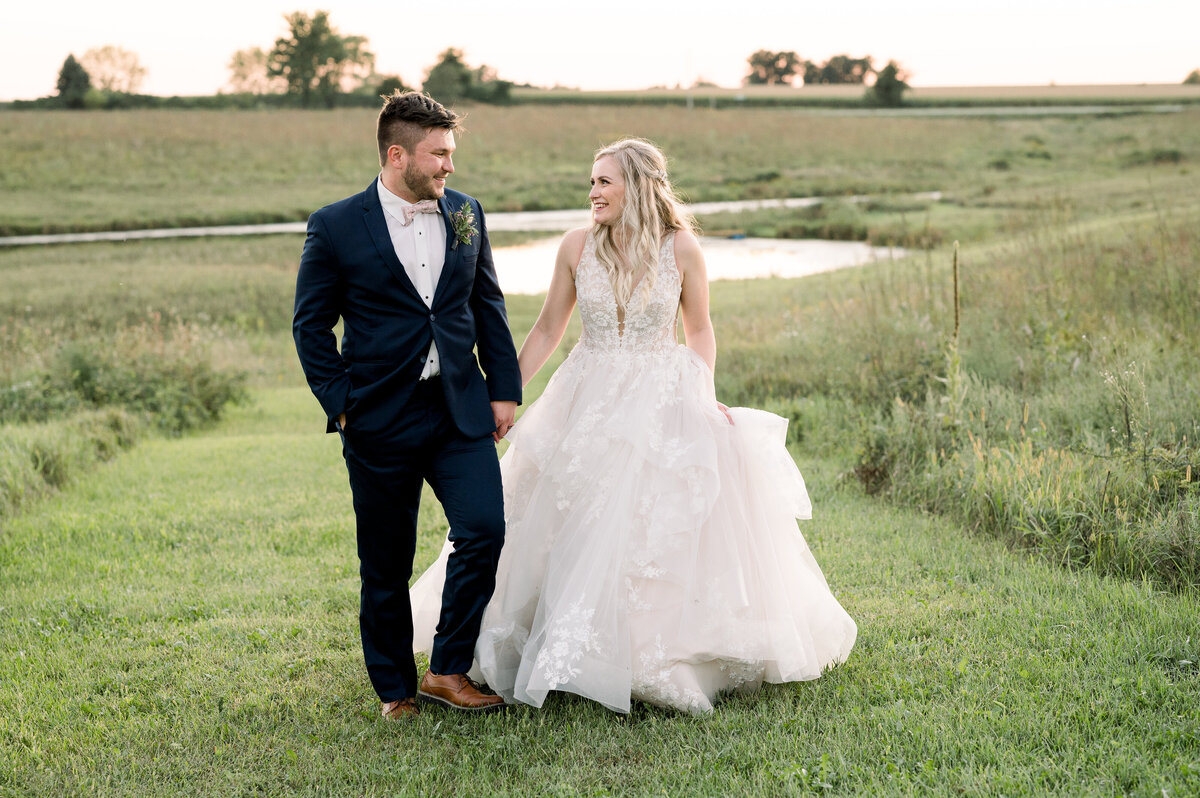 Mississippi_Pearl_Photography_Diamond_Oak_Events_Clear_Lake_iowa_summer_outdoor_wedding-0472