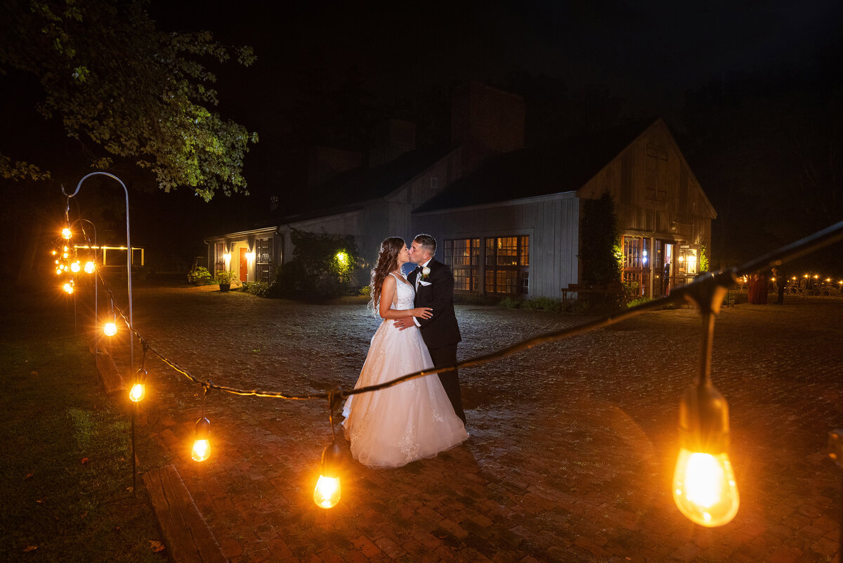 bride-groom-nightime-kiss-portrait-NJ-07746