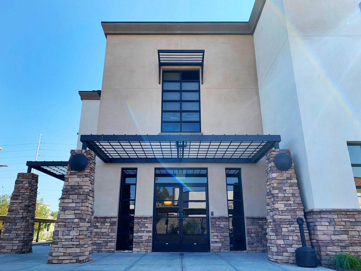 las-vegas-henderson-nevada-optimize-physical-therapy-office-entrance