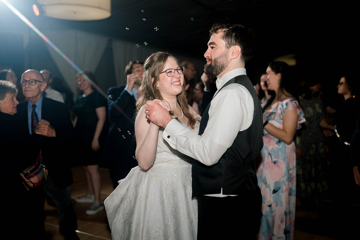 Eliana-Melmed-Photography-Chicago-LosAngeles-Jewish-WeddingPhotography-Dancefloor-00136
