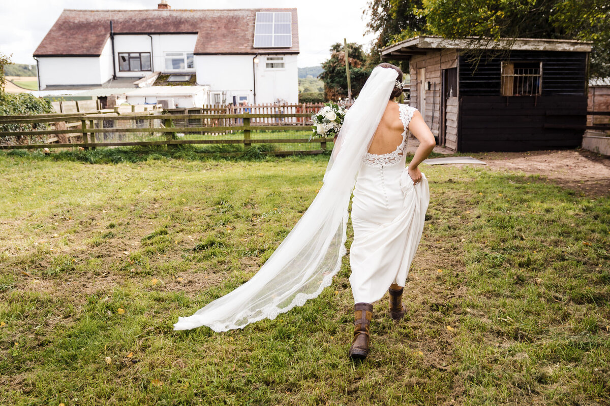 shropshire-relaxed-farm-wedding-2