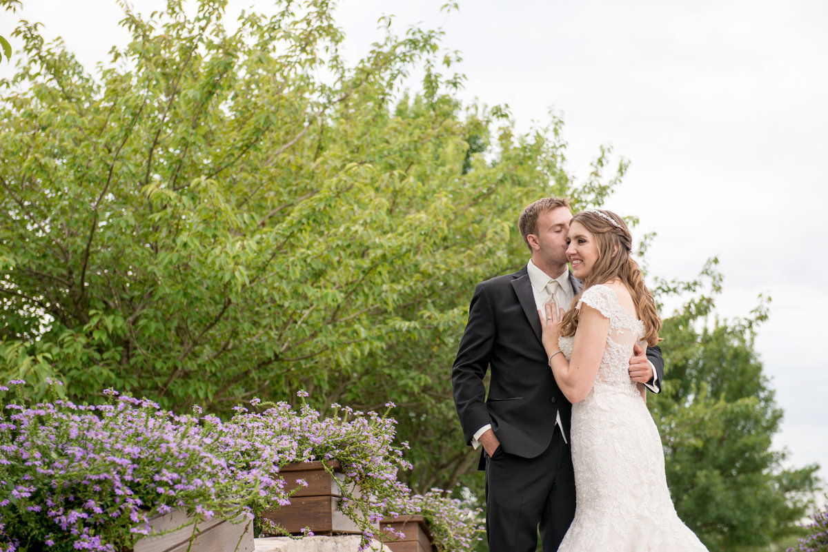 bride and groom wedding photo outside at Willow Creek Golf and Country Club