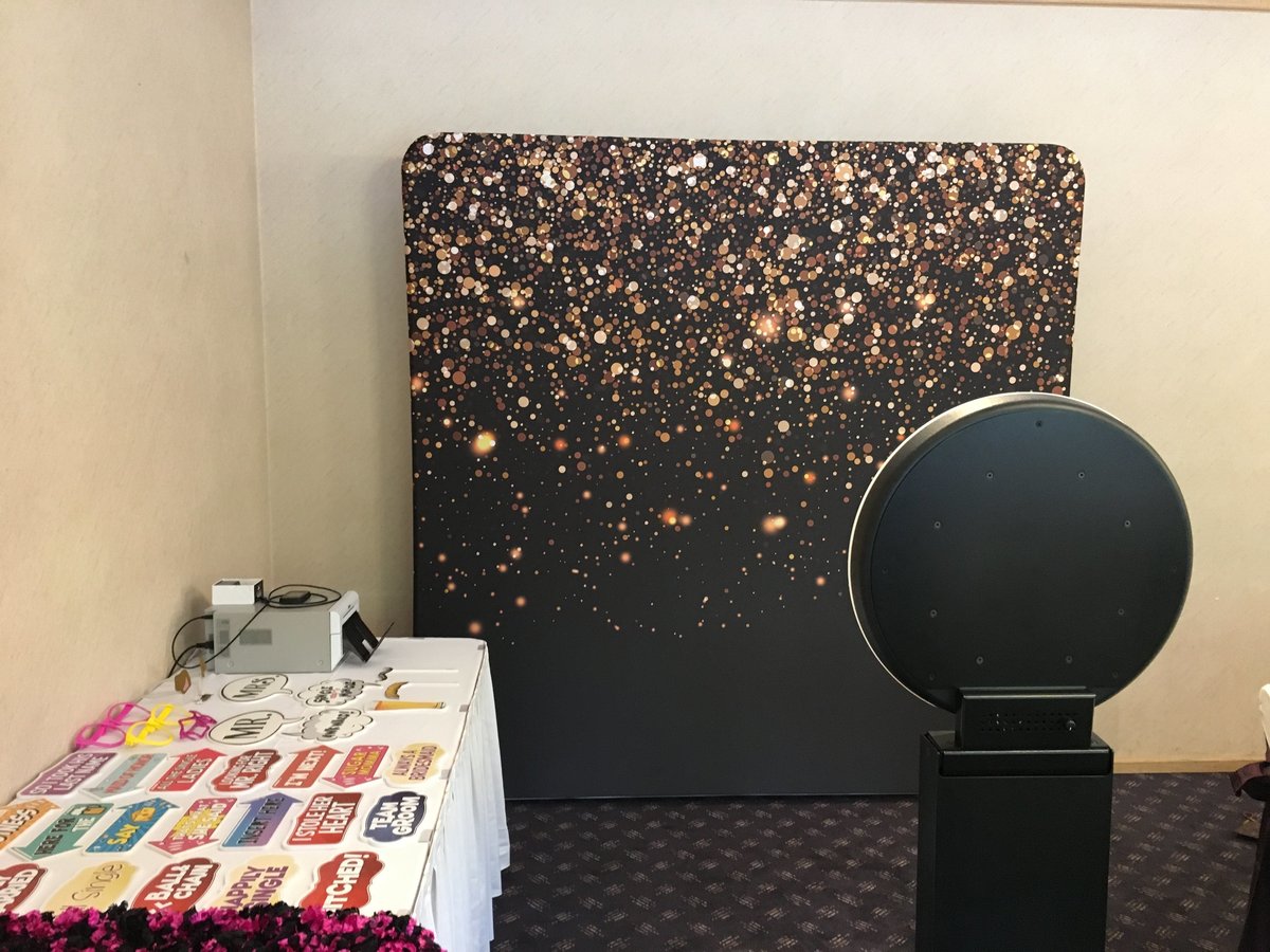 black-gold-photo-booth-backdrop
