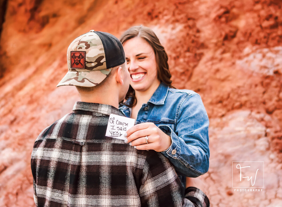 Couples_Photographer Tannni_Wenger_Photography Engaged Engagement_Photographer Here_Comes_The_Bride Wedding_Day Here_Comes_The_Bride She_Said_Yes Eastern_Oregon_Photographer