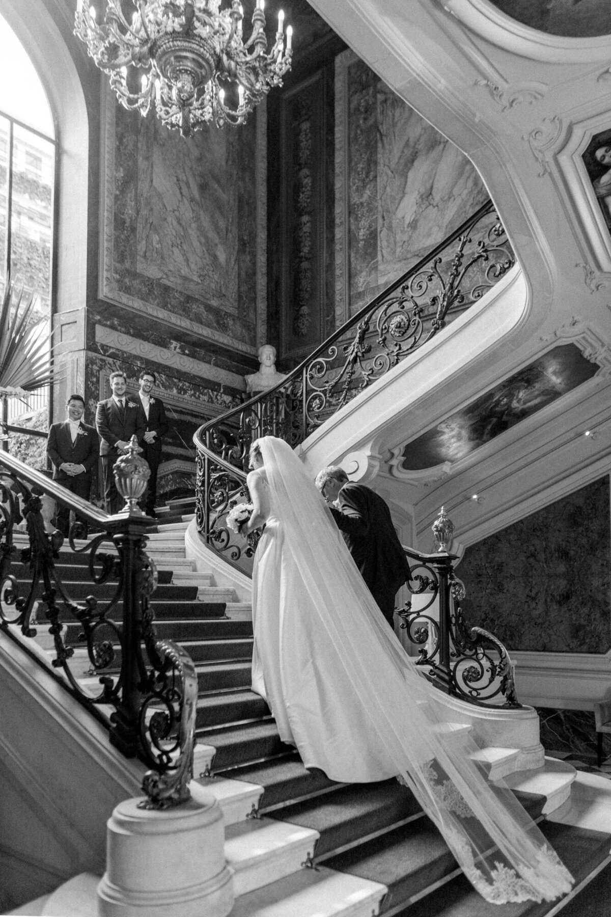 Maïlys Fortune Photography Husband Wife Wedding Weddings Photography France Switzerland Italy Timeless Dreamy Imagery Bilingual French English Destination Weddings Destination Wedding Provence French Riviera Paris Lake Como Tuscany66