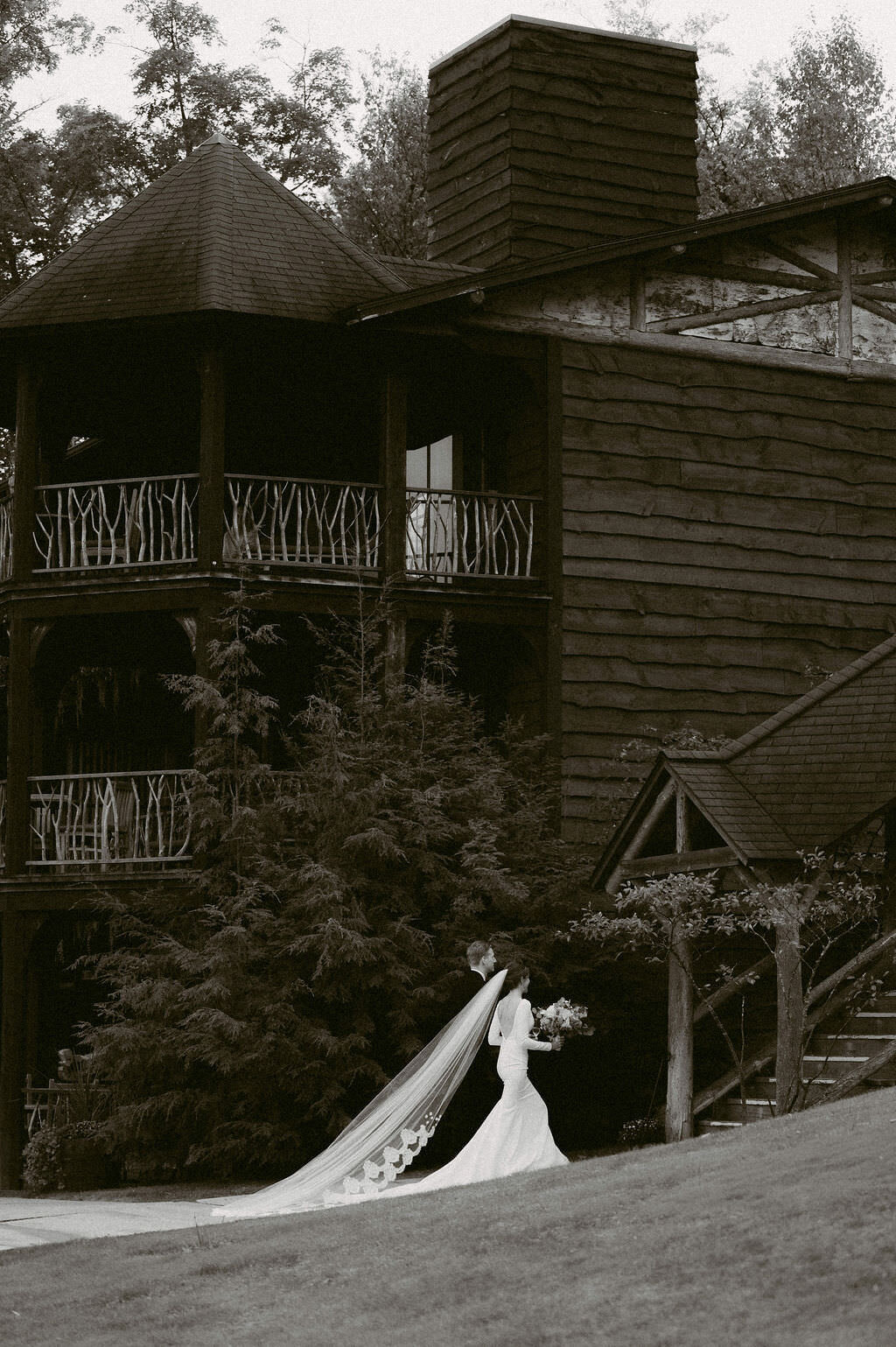 Oregon and Adirondacks wedding photographer offering refined, editorial documentary imagery for timeless weddings and elopements.