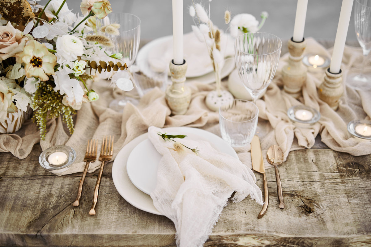 rustic neutral winter floral