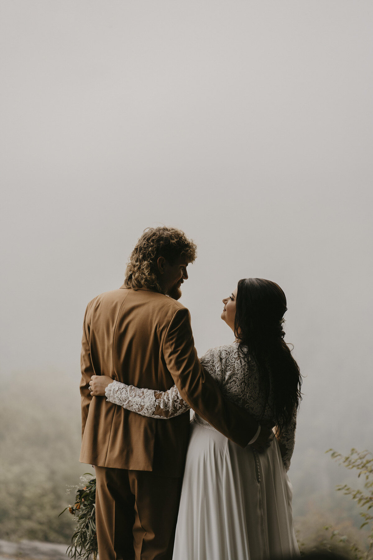 Foggy mountain wedding photo